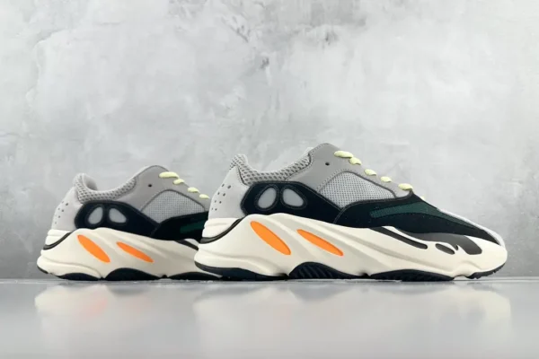 Yeezy Boost 700
Wave Runner - Image 6