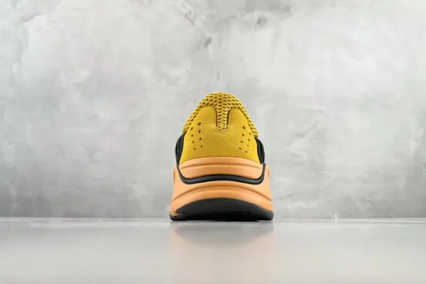 Yeezy Boost 700
Sun - Image 9