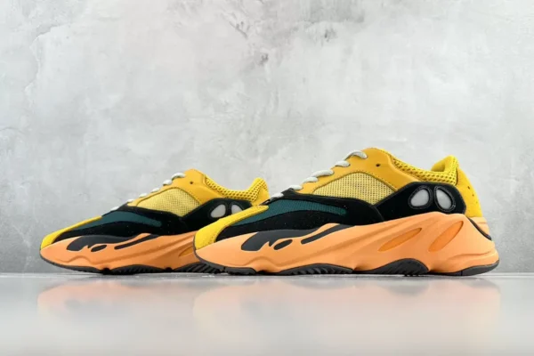 Yeezy Boost 700
Sun - Image 5