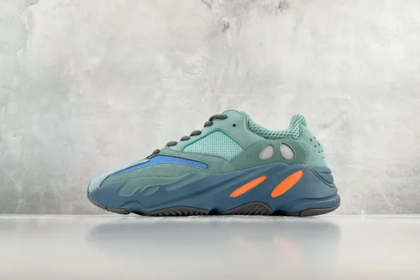Yeezy Boost 700
Faded Azure
