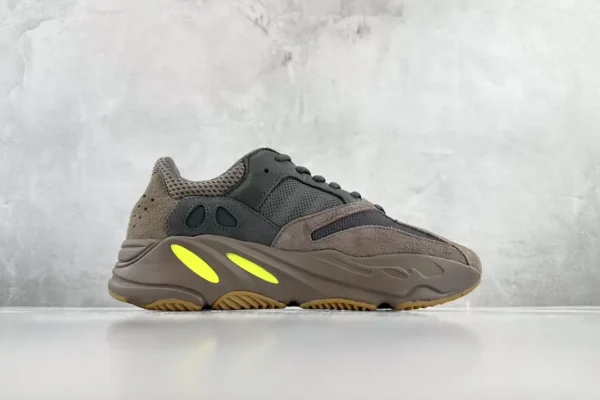 Yeezy Boost 700
Mauve - Image 2