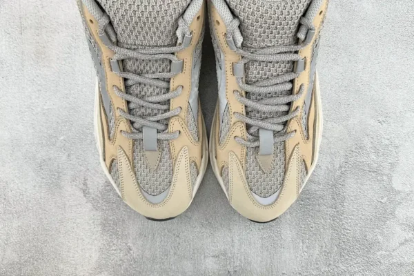 Yeezy Boost 700 V2
Cream - Image 7