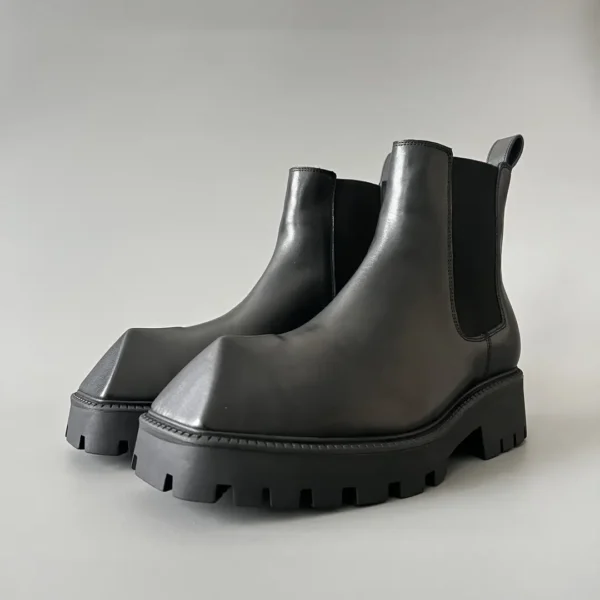 Balenciaga, a Parisian family, Rhino, a durable British midsole, Chelsea rhinoceros