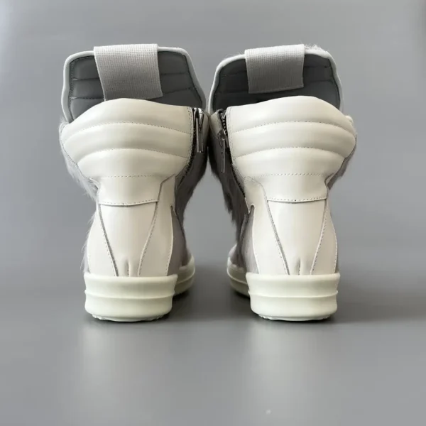 Rick Owens' horsehair is gray white inverted triangle.
  7 - Image 5