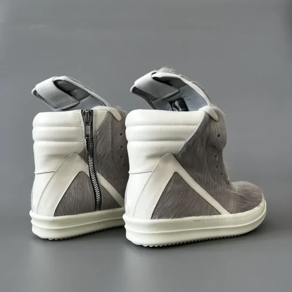 Rick Owens' horsehair is gray white inverted triangle.
  7 - Image 4