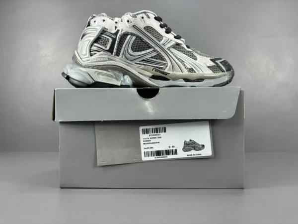 Balenciaga  Runner - Image 9