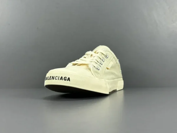 Balenciaga Paris Semi-trailer - Image 6