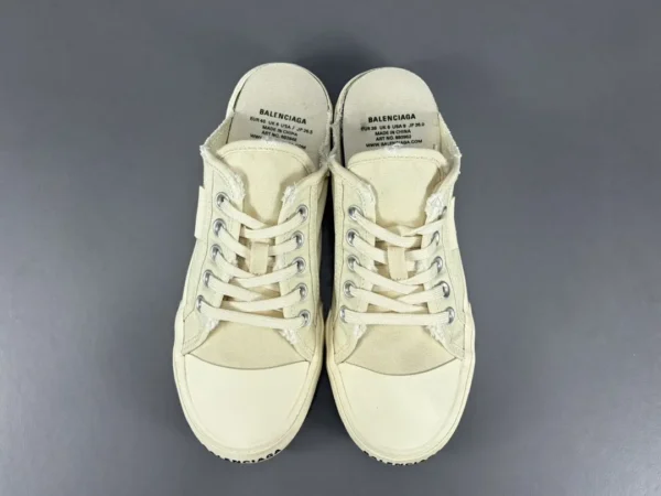 Balenciaga Paris Semi-trailer - Image 4
