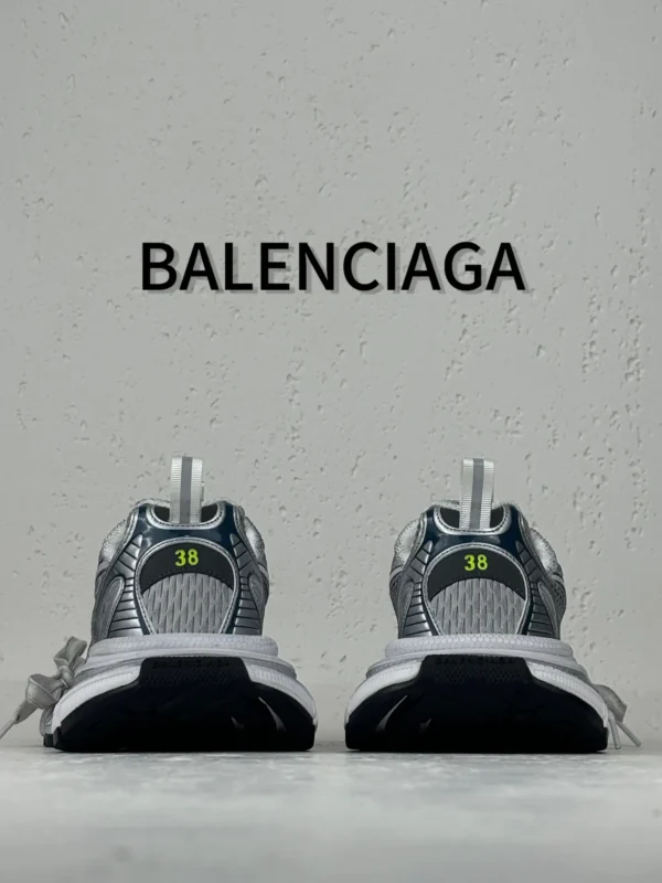 Balenciaga 3XL EXTREME LACE - Image 6