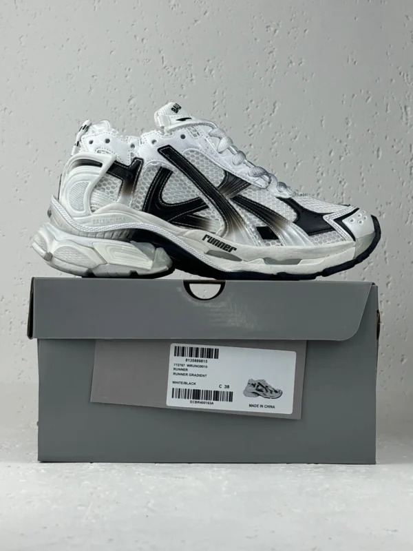 Balenciaga  Runner - Image 9