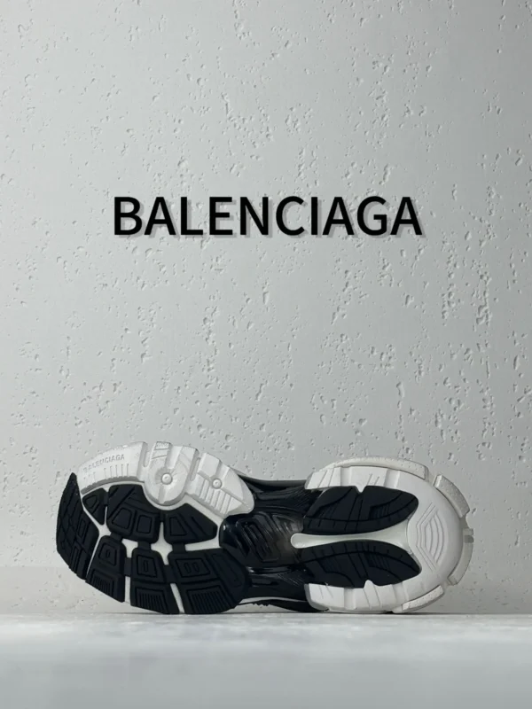 Balenciaga  Runner - Image 3