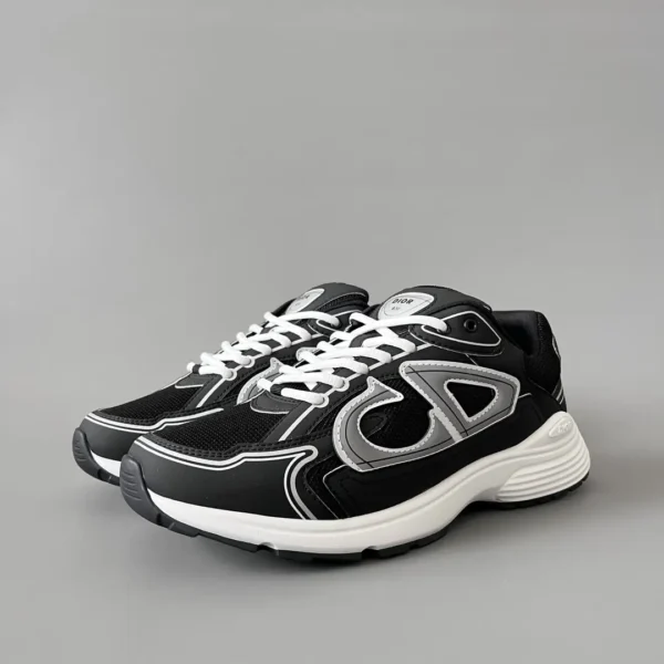 Dior B   Low cut sports and casual shoes in black and gray for couples