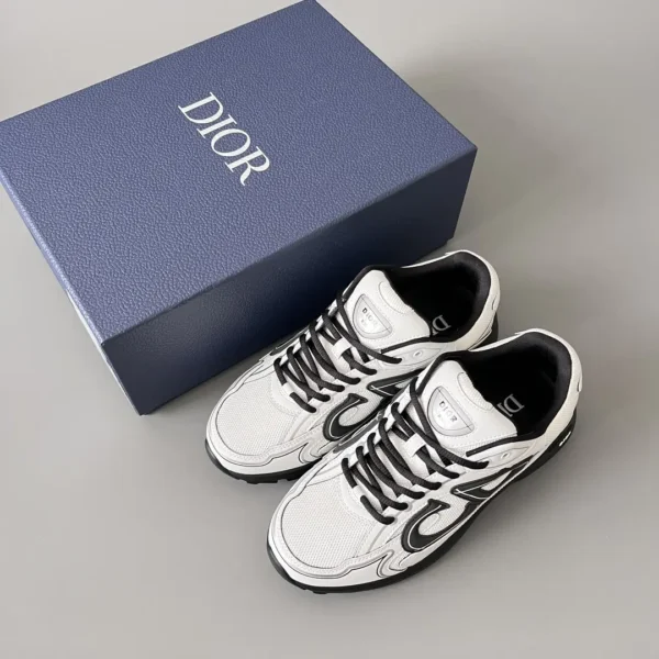 Dior B   Low cut sports and casual shoes in white and black for couples - Image 9