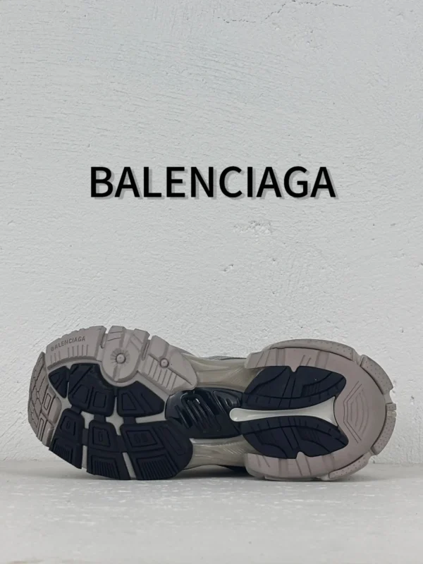Balenciaga  Runner - Image 3