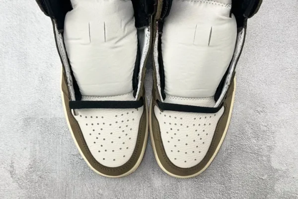 Travis Scott x Air Jordan 1 High OG - Image 7
