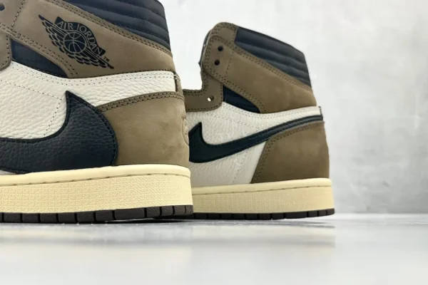 Travis Scott x Air Jordan 1 High OG - Image 8