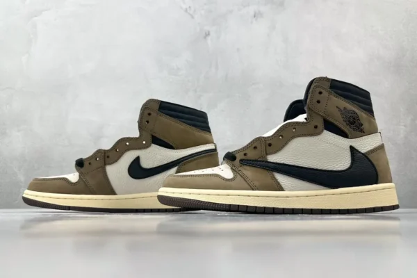 Travis Scott x Air Jordan 1 High OG - Image 5