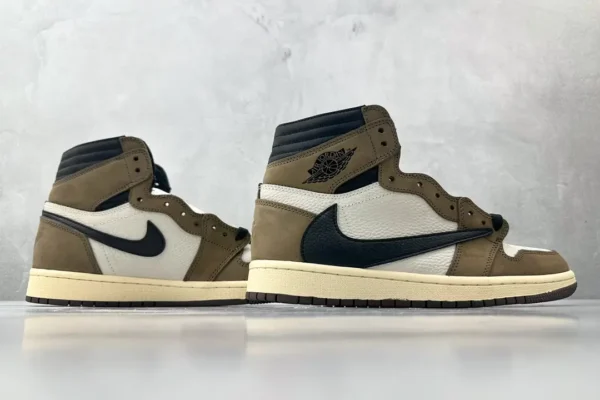 Travis Scott x Air Jordan 1 High OG - Image 6
