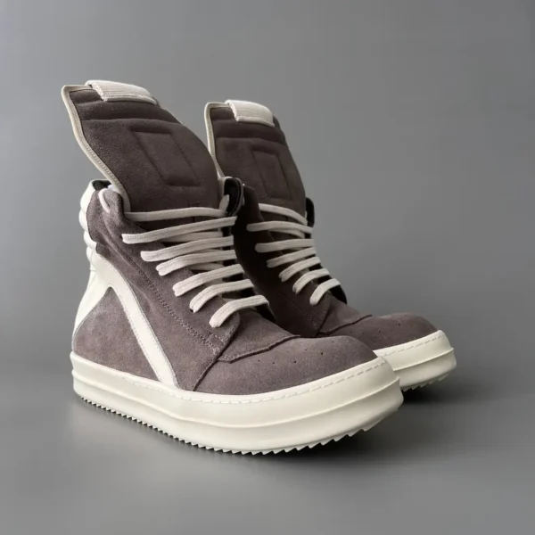 Rick Owens inverted triangle
 7   
Exclusive market opening - Image 3