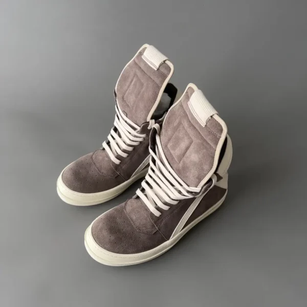 Rick Owens inverted triangle
 7   
Exclusive market opening - Image 8
