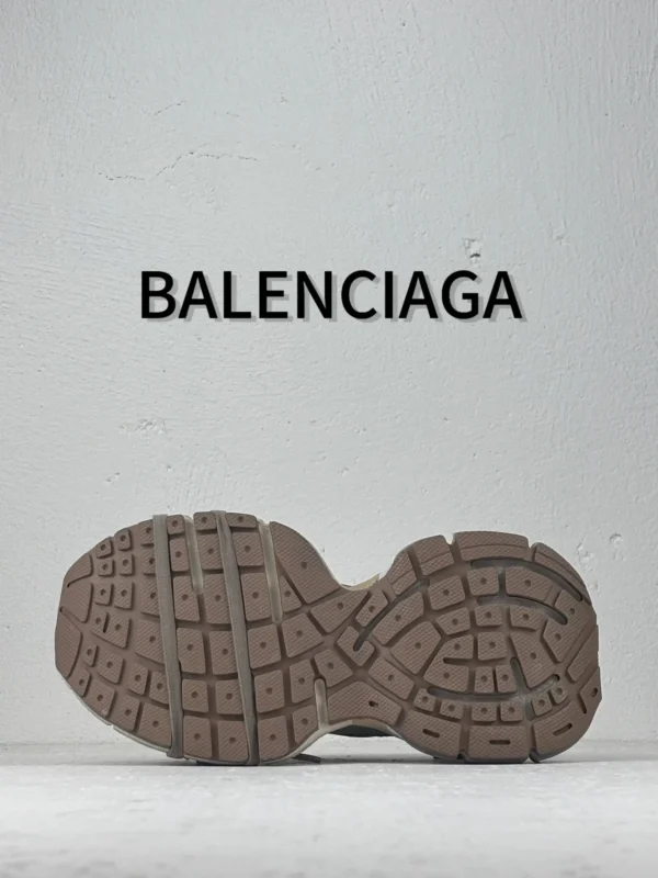 Balenciaga 3XL - Image 3