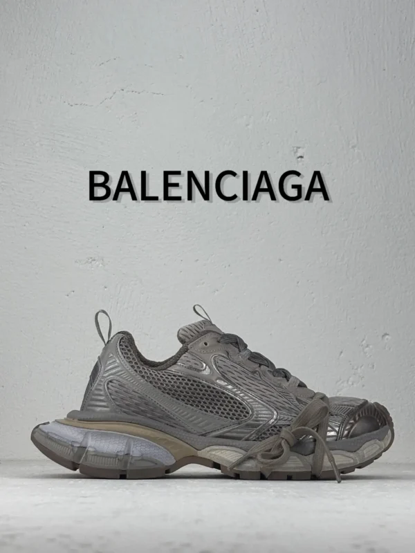 Balenciaga 3XL