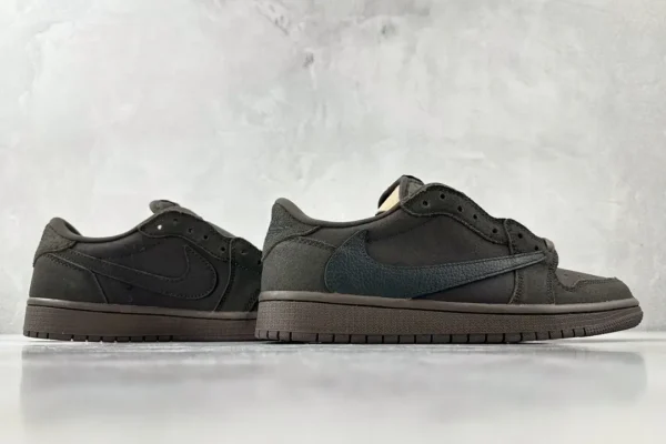 Travis Scott x Jordan Air Jordan 1 Low OG "Velvet Brown" - Image 6
