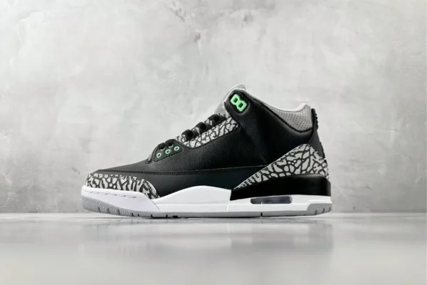 Air Jordan 3 Retro "Green Glow" in black and green
