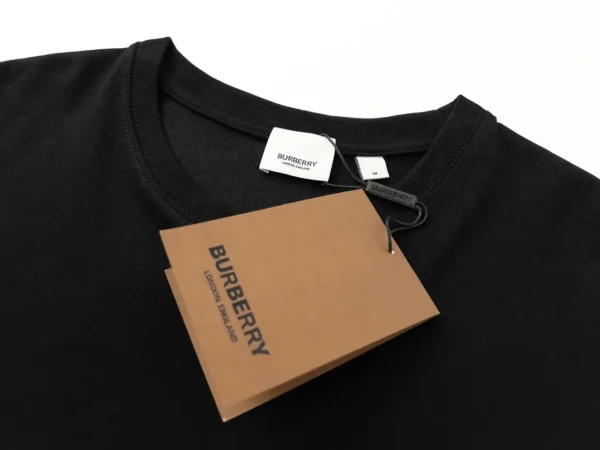 Burberry  T-shirt - Image 5