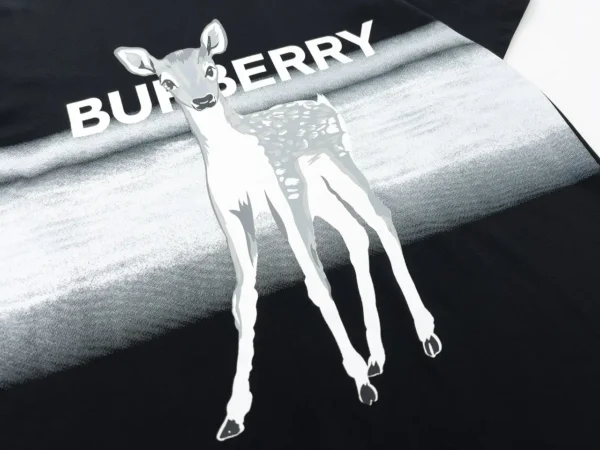 Burberry  T-shirt - Image 3
