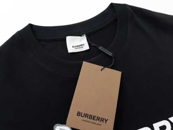 Burberry  T-shirt - Image 4