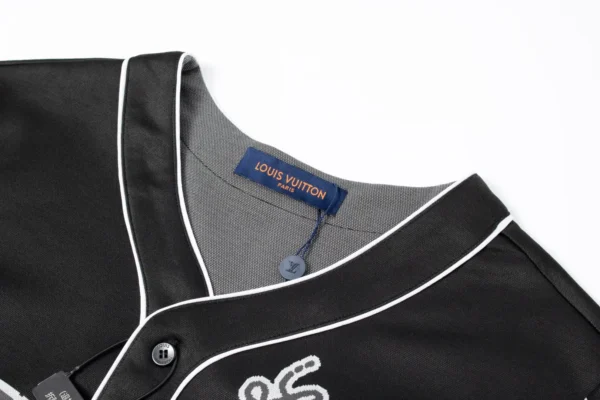 Louis Vuitton 23 aircraft short sleeved shirts
Customized Fabric Fabric - Image 3