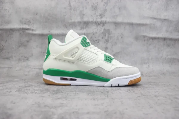 Air Jordan 4 Retro x SB - Image 3