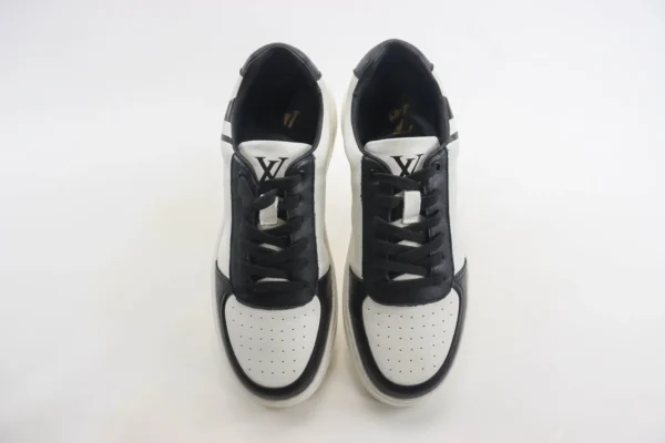 Nike SB Dunk Low x LV - Image 5