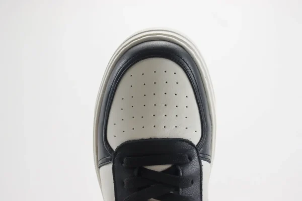 Nike SB Dunk Low x LV - Image 8