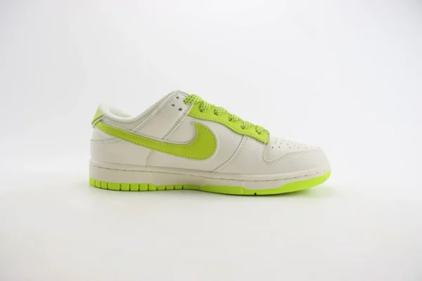 Nike SB Dunk Low - Image 3