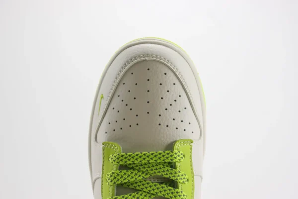 Nike SB Dunk Low - Image 8