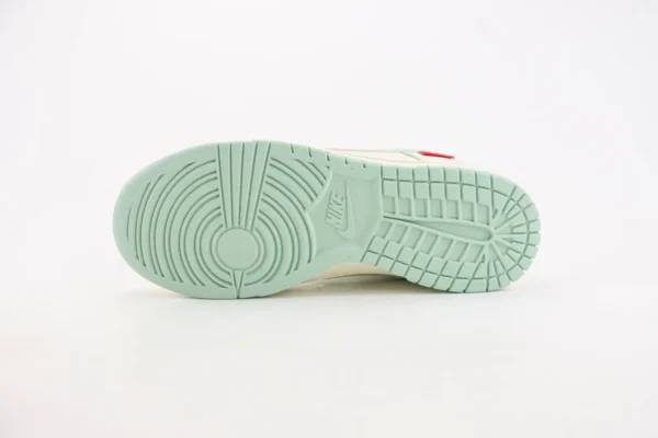 Nike SB Dunk Low - Image 4