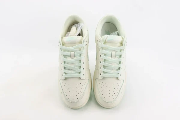 Nike SB Dunk Low - Image 5