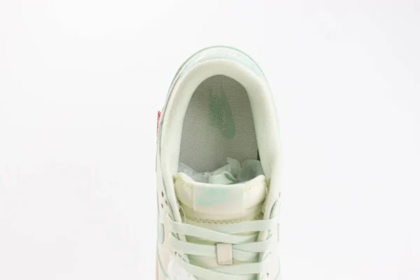 Nike SB Dunk Low - Image 9