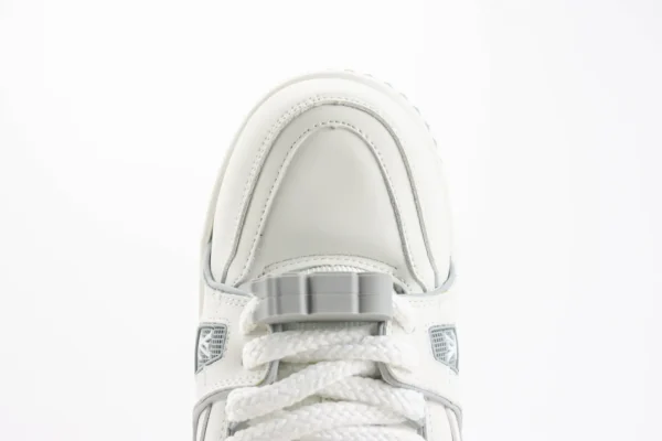 LV trainer Maxi - Image 8
