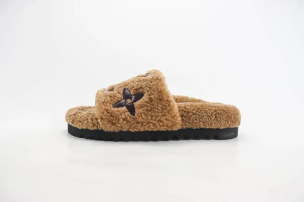 Louis Vuitton slipper