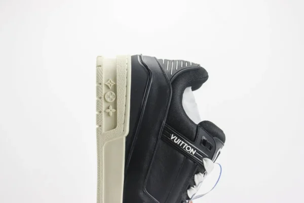 Louis Vuitton Trainer - Image 7