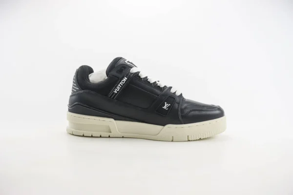 Louis Vuitton Trainer - Image 3