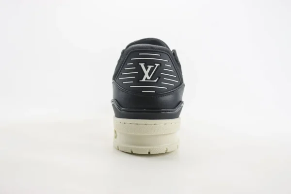 Louis Vuitton Trainer - Image 6