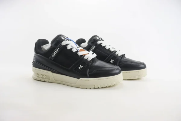Louis Vuitton Trainer - Image 2