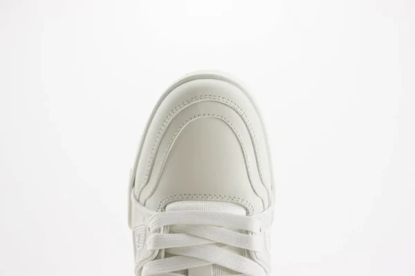 Louis Vuitton Trainer - Image 8