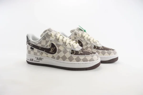 Louis Vuitton Trainer - Image 2