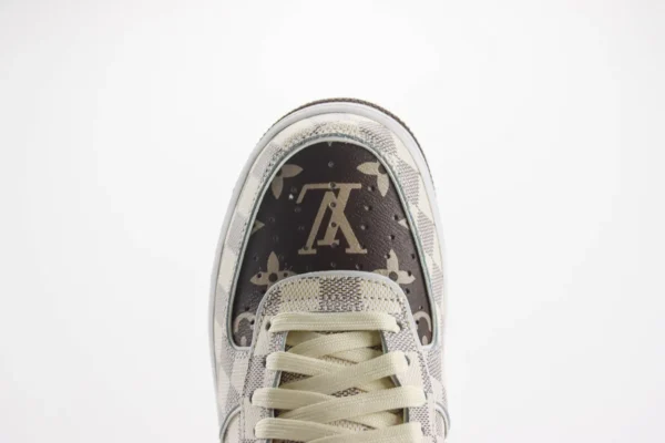 Louis Vuitton Trainer - Image 8