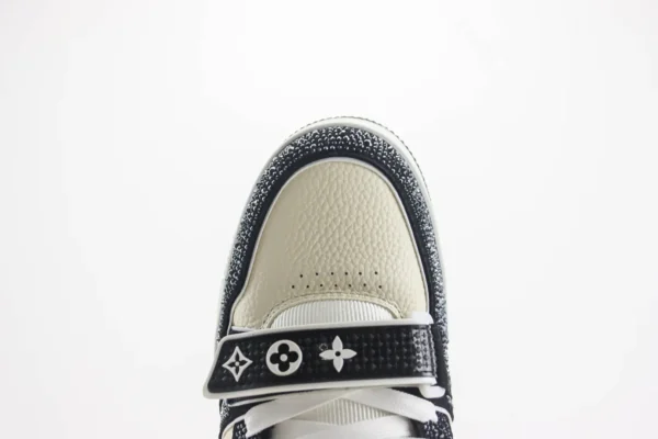 Louis Vuitton Trainer - Image 8
